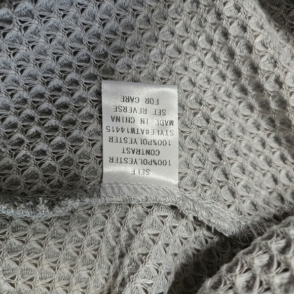 AndTheWhy Textured Woman Blouse, Size M - Picture 10 of 10